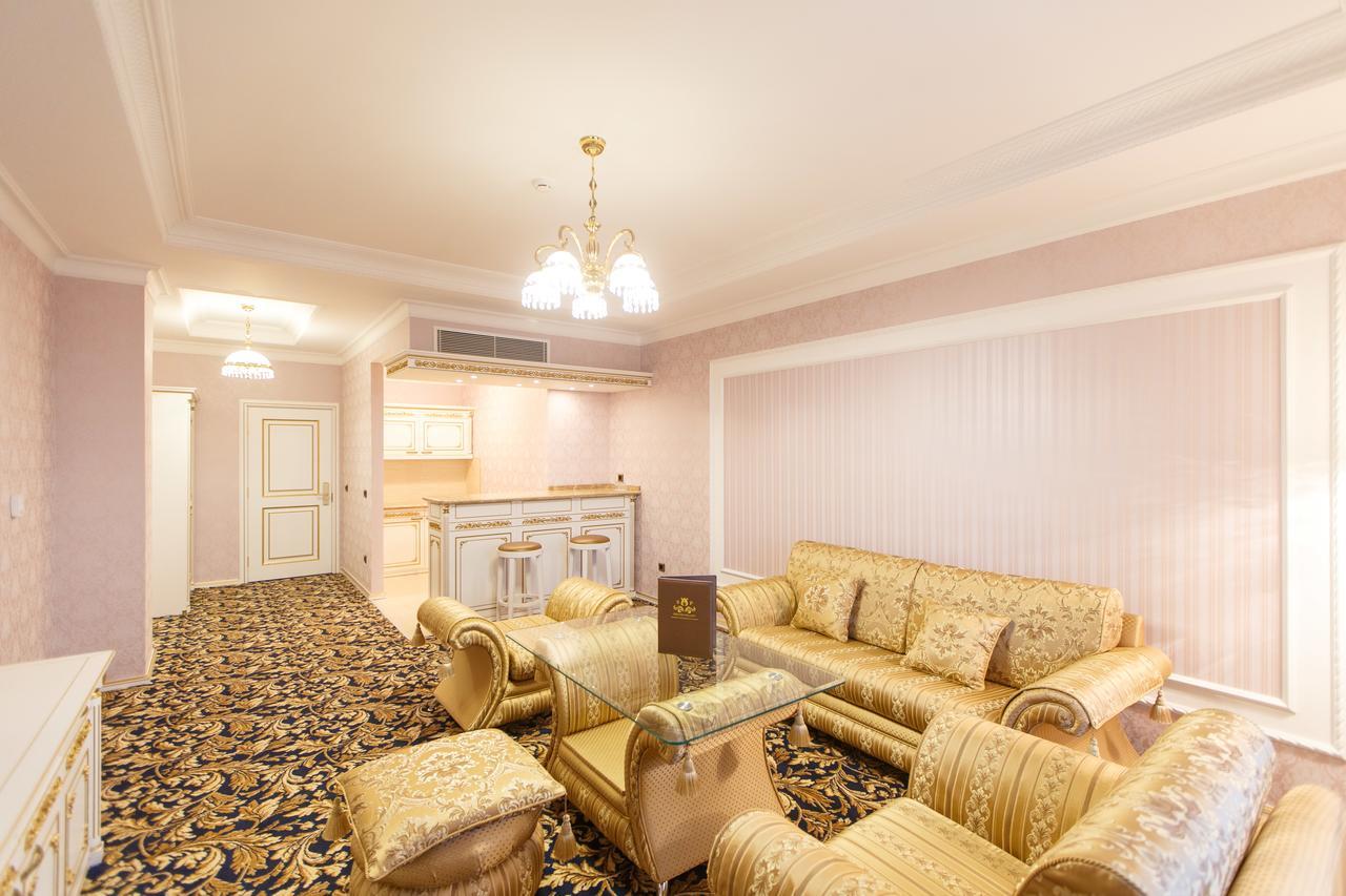 Sultan Palace Hotel Atyraū Extérieur photo A suite at the hotel