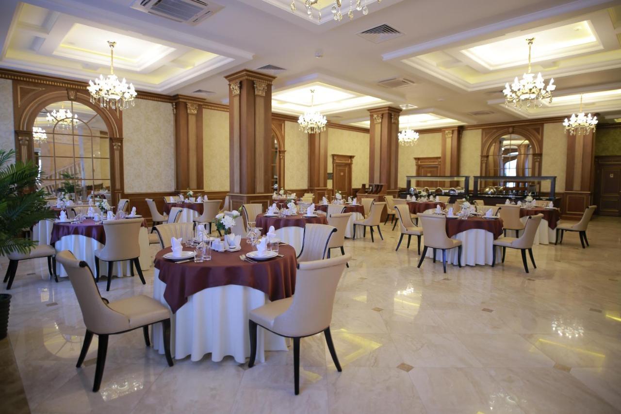 Sultan Palace Hotel Atyraū Extérieur photo The restaurant